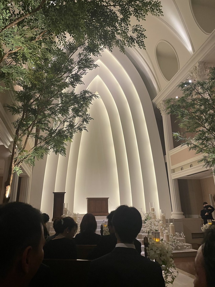 ada_shohei's tweet photo. 京都にて中高の同級生の結婚式に
最高の瞬間に立ち会えて幸せ感溢れててめっちゃ良かった 友達とも再会できて感謝

結婚式というものが良すぎるから毎月でも行きたい https://t.co/miSzqwWWna