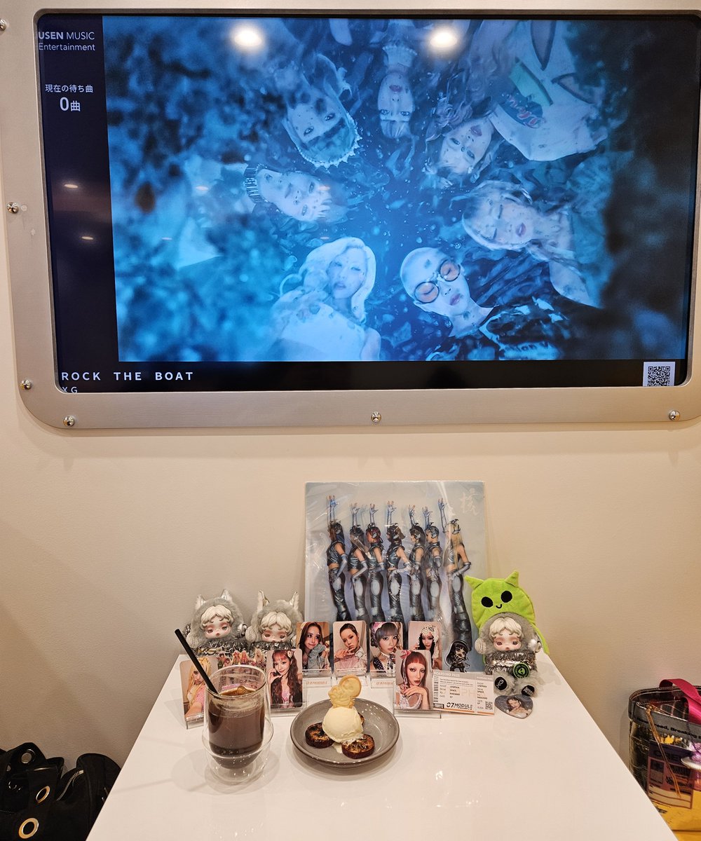 mayumayu091213's tweet photo. 中野の「宇宙船」に搭乗の🐼スカパン3人組✨もうトキメキしかない空間でした‼️また必ず行きます。明日からXGもツアーモードに入るし超応援日和でしたね😀各推し活グループさん達で店内の賑わいは凄いよ✨
何と宇宙船オーナーの🐭さんにもお会いでき感想が言えました
#07MODULE https://t.co/Bns9yR2XQu