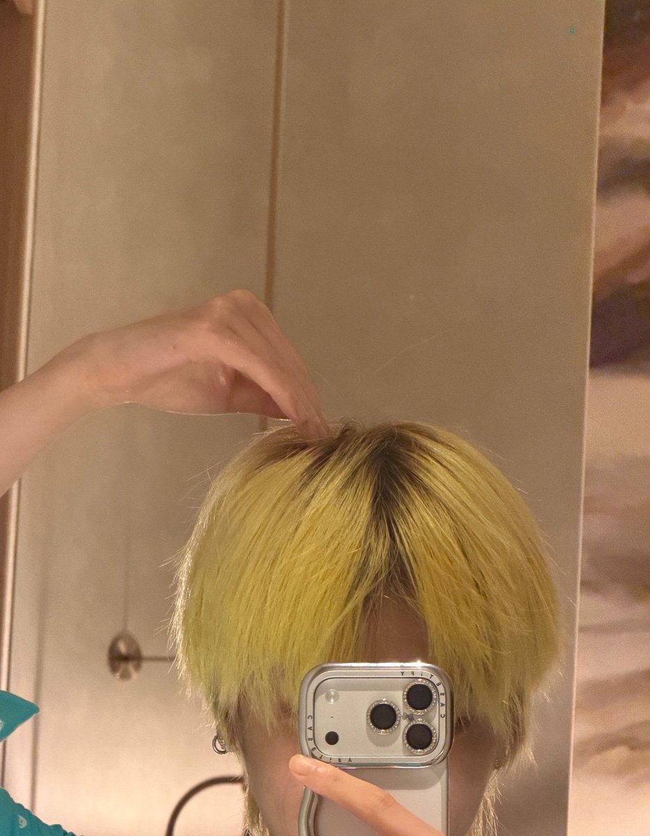 lojje20's tweet photo. 나머지 반쪽은 내 몫인 거지❔🩵🩵 https://t.co/76PQ7Jq2kW