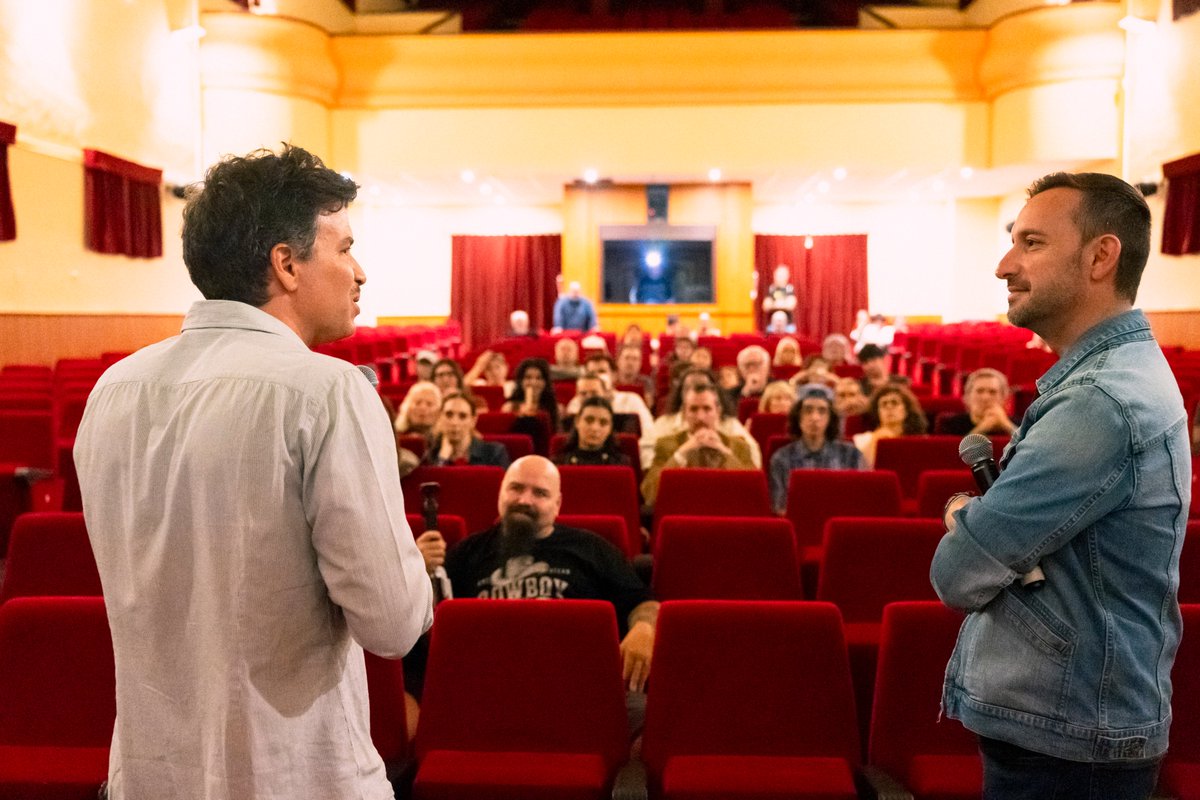 AWFF_Oficial's tweet photo. 🎬 La Sección Oficial presenta ‘Testa o croce?’, de Alessio Rigo de Righi y Matteo Zoppis.
La película, procedente de Italia, ha contado con la presencia de Alessio Rigo de Righi y forma parte además de la sección vinculada al Premio ‘Spirit of the West’.
#16AWFF #Tabernas https://t.co/ea7RQvZmbh