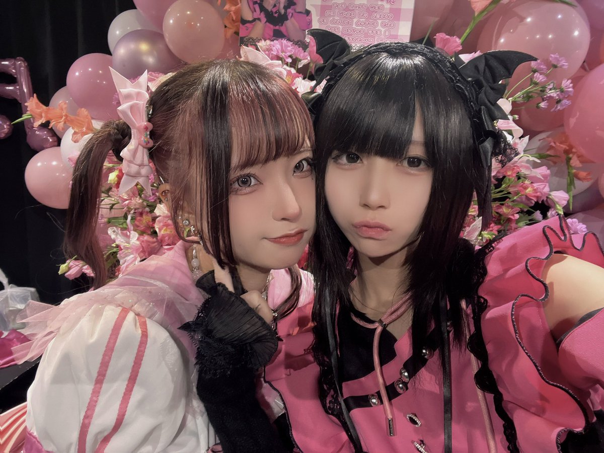 ao_shitamachi's tweet photo. 🍒 @monta__pi 🍒

10/10お誕生日おめでとう🎂

この世に生まれてきてくれてありがとう
おばさんになってもずっと関わって行くんだろうなと運命を感じてます🙂‍↕️

いつも隣で支えてくれてありがとう
桁違いに優しい心を持っている平野をこれからも幸せにします

※本人掲載許可済ヤヨ

#ムンラビ https://t.co/iTnBYeuzDj