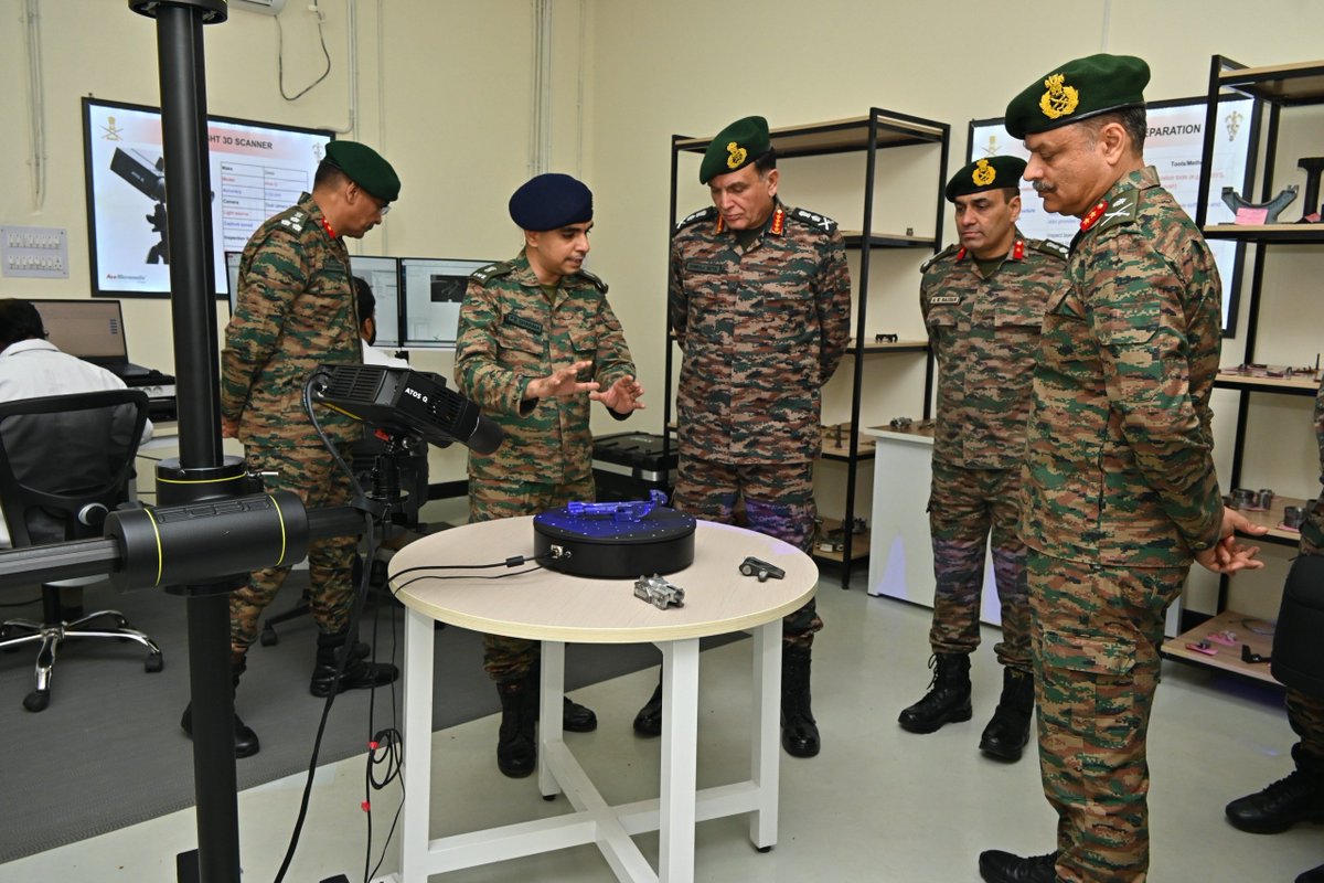 adgpi's tweet photo. Innovating Today. Mission Ready Tomorrow.

#GeneralDhirajSeth, #COAS, visited 515 Army Base Workshop, Bengaluru, and reviewed initiatives in advanced manufacturing, indigenous drone development and emerging technologies, including Additive Manufacturing, Quantum and Space Technologies. He appreciated efforts towards enhancing equipment availability and operational readiness through indigenous innovation.

The #COAS also interacted with industry and academia, emphasising collaborative R&D, technology absorption and #Atmanirbharta to accelerate capability development and build a self-reliant, future-ready #IndianArmy, in the spirit of #JAIseVIJAY.

#YearofNetworkingAndDataCentricity
#DecadeofTransformation

@DefenceMinIndia
@SpokespersonMoD
@IaSouthern