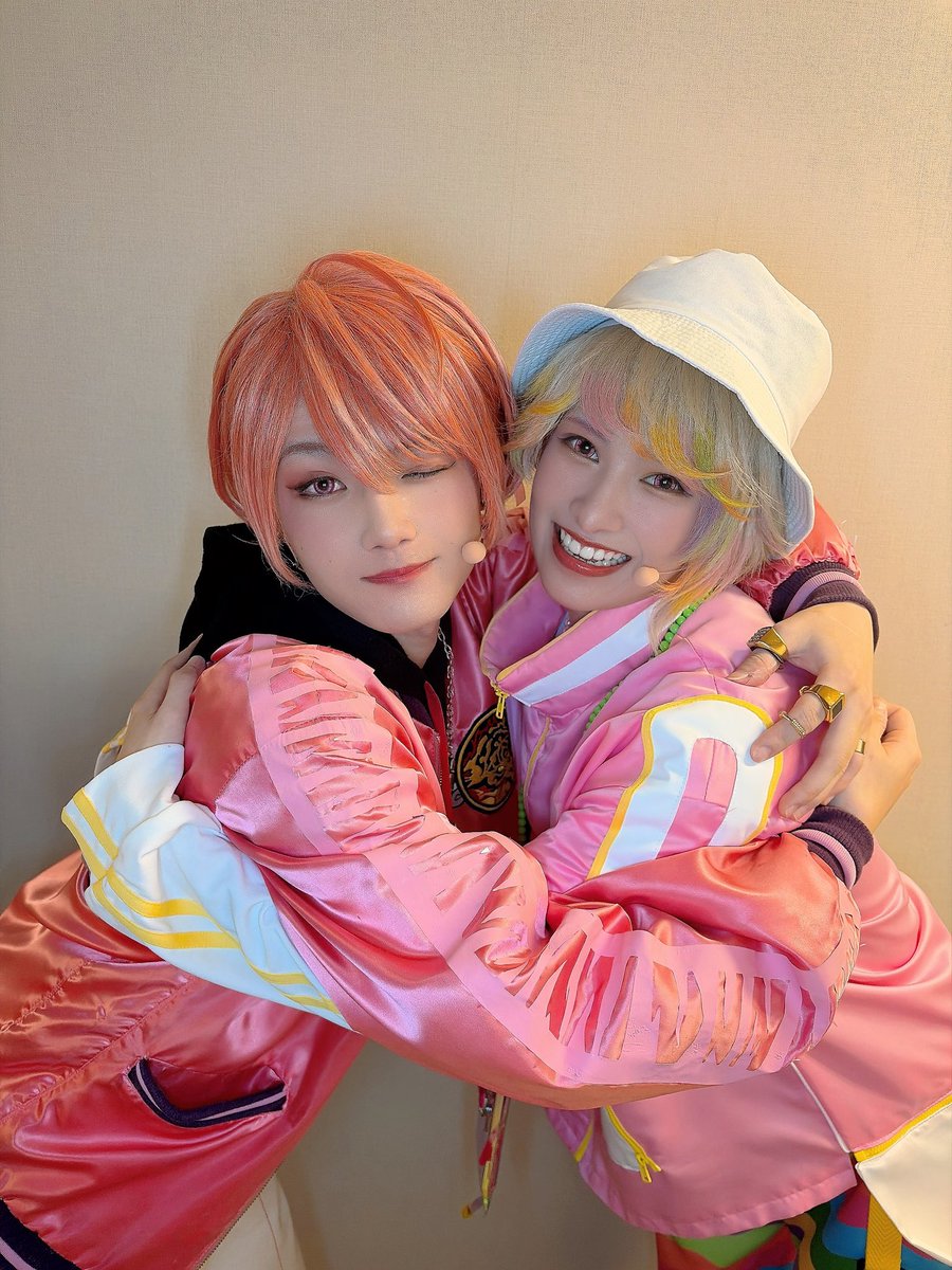 lo2q_SHO's tweet photo. 同世代の2人とパラステで出会えて幸せです🍀

支えてくれたかわいいゆうくん

ずっと一緒に試行錯誤したれんれん

今まで以上に新鮮な心でパラステできました。これからも楽しみだし8チームでライブしたい！

#パラステ https://t.co/3TogKlyTWL