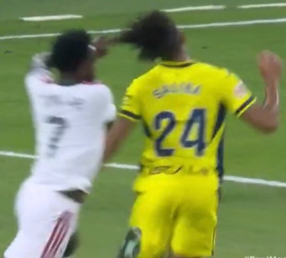 atletiuniverse's tweet photo. 🚨🔴⚪️ JUST IN: Atlético Madrid are closely monitoring the ‘Vinicius Case’ following his red card yesterday for pulling an opponent’s hair.

Last season, Atlético Madrid youngster Iker Luque was handed a three-match suspension for pulling an opponent’s hair during Atlético Madrileño’s promotion playoff against Ponferradina.

Notably, Iker Luque did not react in the same manner as Vinicius after receiving his red card.

Atlético Madrid believe Vinicius should receive at least a three-match suspension, if not more, given the precedent set by Iker Luque’s case.

@marca