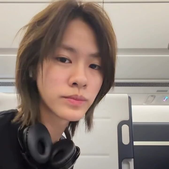 unpaiddrafts's tweet photo. หล่อดื้อหวีไปมั้ย https://t.co/yiM6zJa0Gd