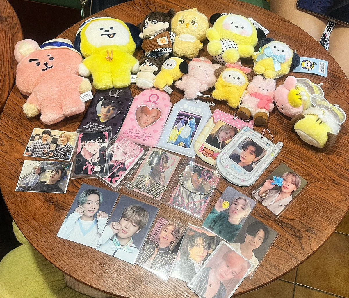 clovealr's tweet photo. Special thanks @OurProjectBTS 🩶
ขอบคุณทางทีม #OurProjectBTS ที่จัดกิจกรรมนี้มาก ๆ ค่ะ เป็นคาเฟ่วันเกิดน้องจีมินที่ประทับใจมากมาก พี่สตาฟทรีตดีกันทุกคนเลย มี่มีแต่คนจ๋วยย ได้เติมลูกแบบเต็ม ๆ  🫷🏻 https://t.co/21MIi1AH7P