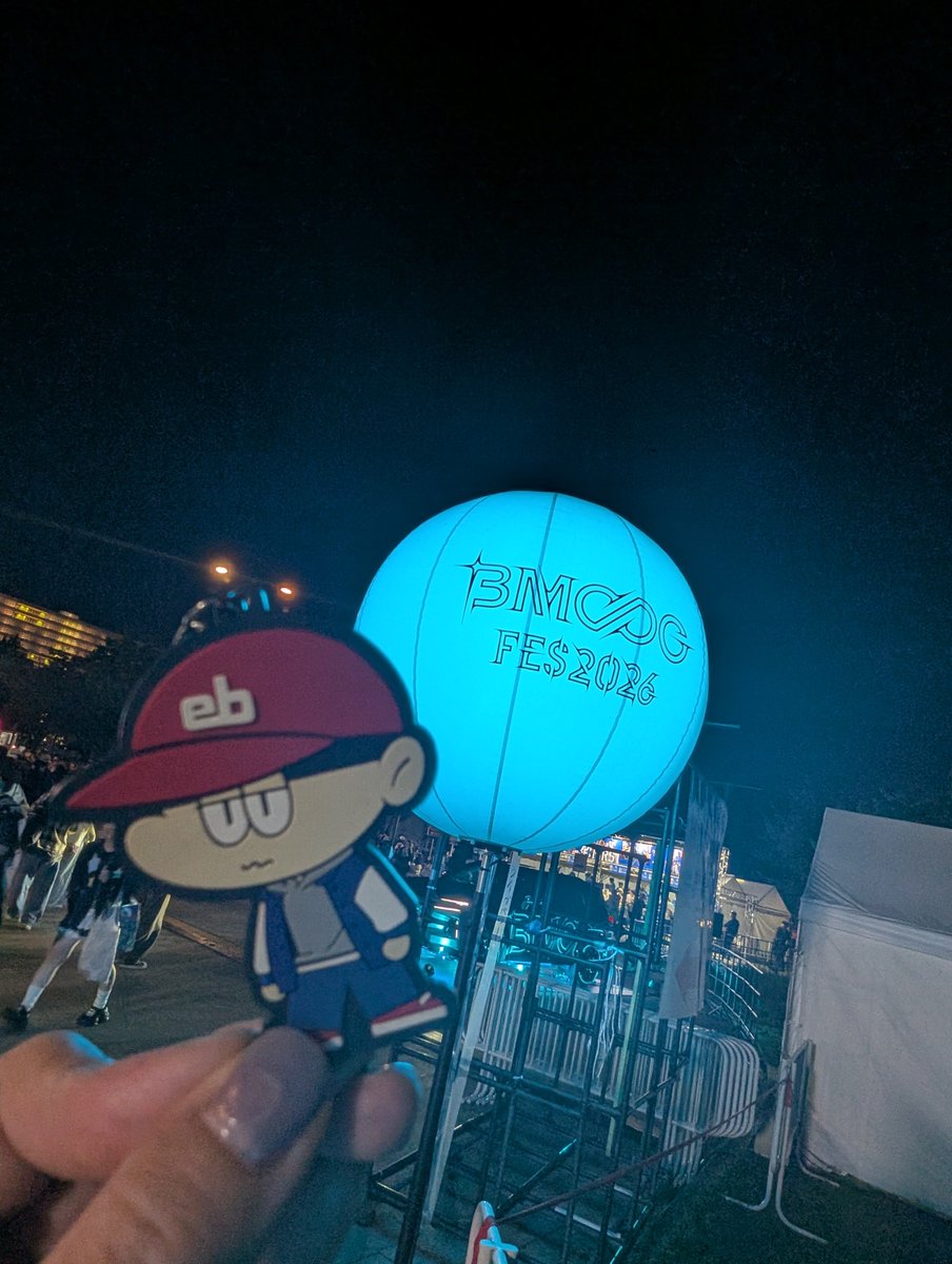 boo103100's tweet photo. 終わった😭
トロッコはシュントとマナトが乗ったトロッコしか目の前来なかったからエディ君に直接おかえりは言えなかったけどD7ブロックからいっぱいエディー！！！って叫んだよ！届いたかな🥹
14th見れて良かった
Memoriaで号泣してしまった✨
帰ってきてくれてありがとう♡

#BMSGフェス
#edhiiiboi https://t.co/PWbKLHIs80