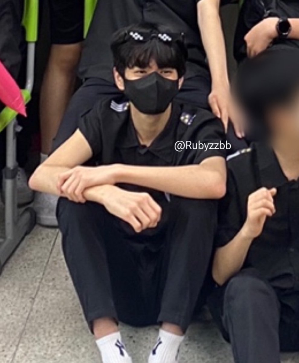 DCfuckininside's tweet photo. 과거사진이 언제봐도 개꼴
얇디얇은뼈대와 손목꺾은각도에서 보이는 로리력, 이때부터 여자였구나하는 확신, 지나갈때마다 발걸어서 책상위로넘어뜨리고 허리감싸안은채 뒷치기하고싶은 색기가느껴짐.. https://t.co/tSxoVwYDQm