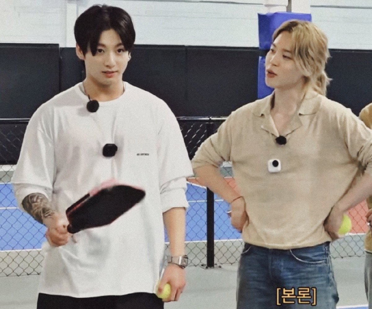 beefzax_'s tweet photo. Definitely husband and wife 😭😭😭 https://t.co/M8bGFWDJzc