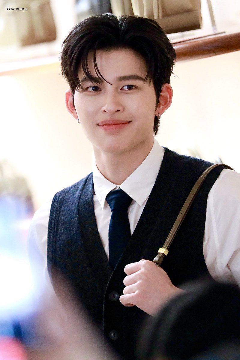 ccwverse's tweet photo. หล่อมากกกก 😭😭😭🤟🏻

POND AT FUNDAO ICONSIAM 

#FundaoxPond
#ppnaravit @ppnaravit https://t.co/dQevciBAg5