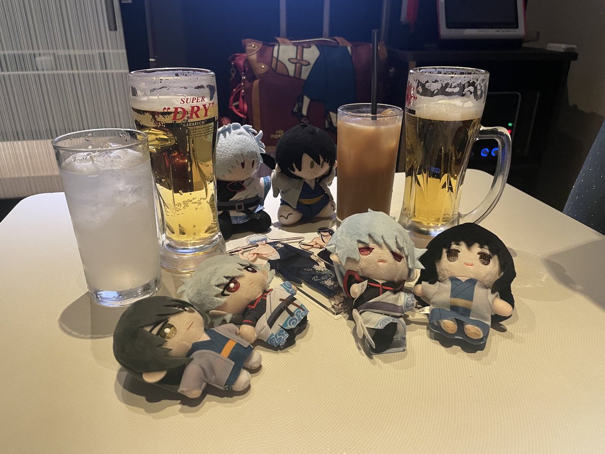 aranyaui's tweet photo. アフターも楽しかったです！やはりビールが美味いね！🍓🍙ちゃん寝かせてたら虚無を見つめてるみ��いになってる笑 https://t.co/ggMlhUwV2V