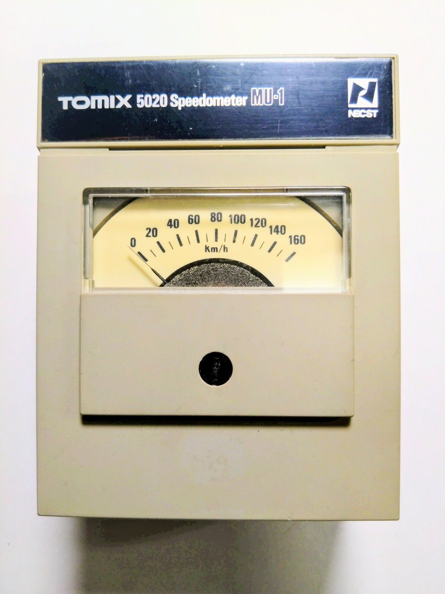 E61521683's tweet photo. 買ってどうするのか謎シリーズ、トミックス　MU-1スピードメーターです!これをDU-1やDU-2に組み込むと本物の運転台みたいになります（多分！）。ということはDU-1、DU-2が無いと遊べないという超スネ夫級アイテムでした！結構壊れやすく、無傷な物は珍しいみたいですね💦。 https://t.co/y4hwfwgX05