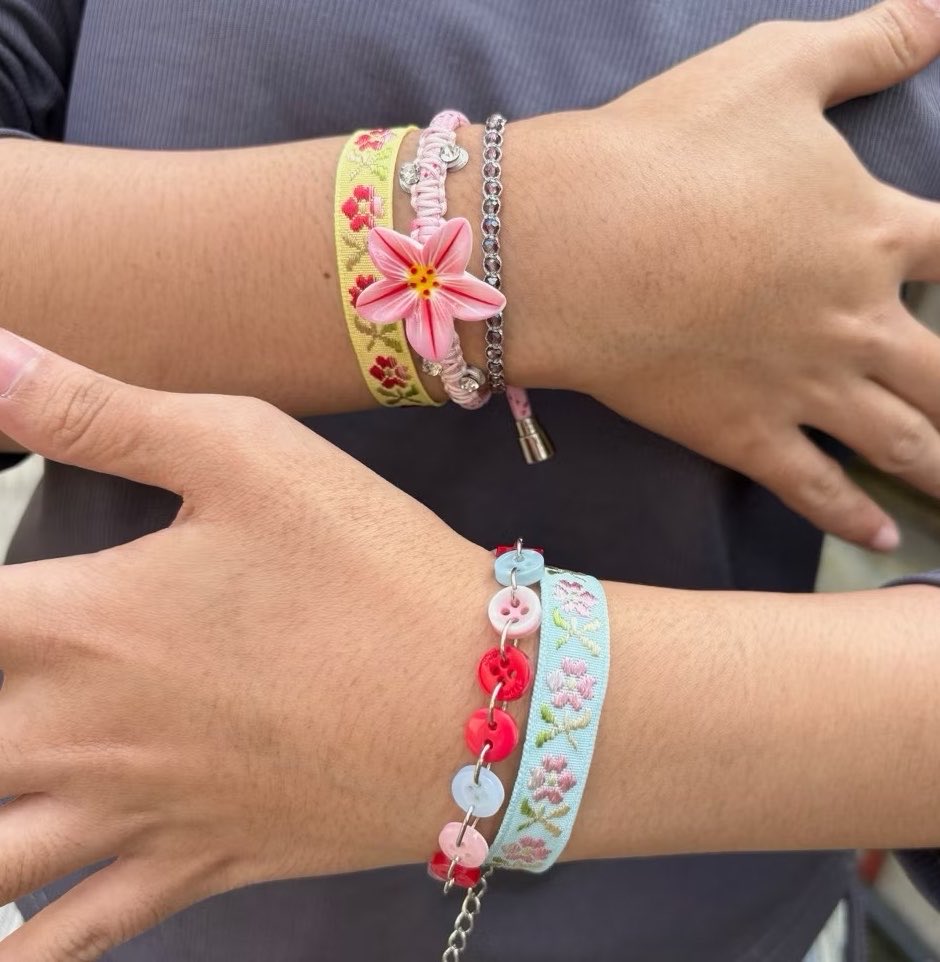 uciliwao's tweet photo. pesona gelang 15k.... https://t.co/3ag3CNeDM2