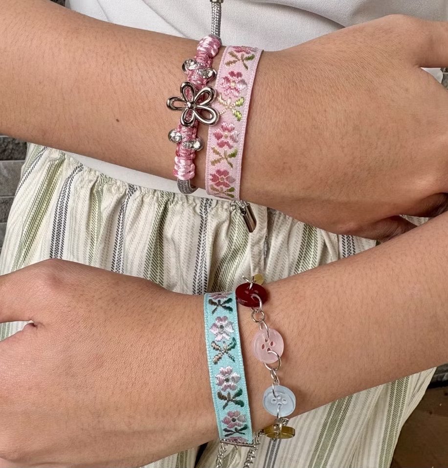 uciliwao's tweet photo. pesona gelang 15k.... https://t.co/3ag3CNeDM2