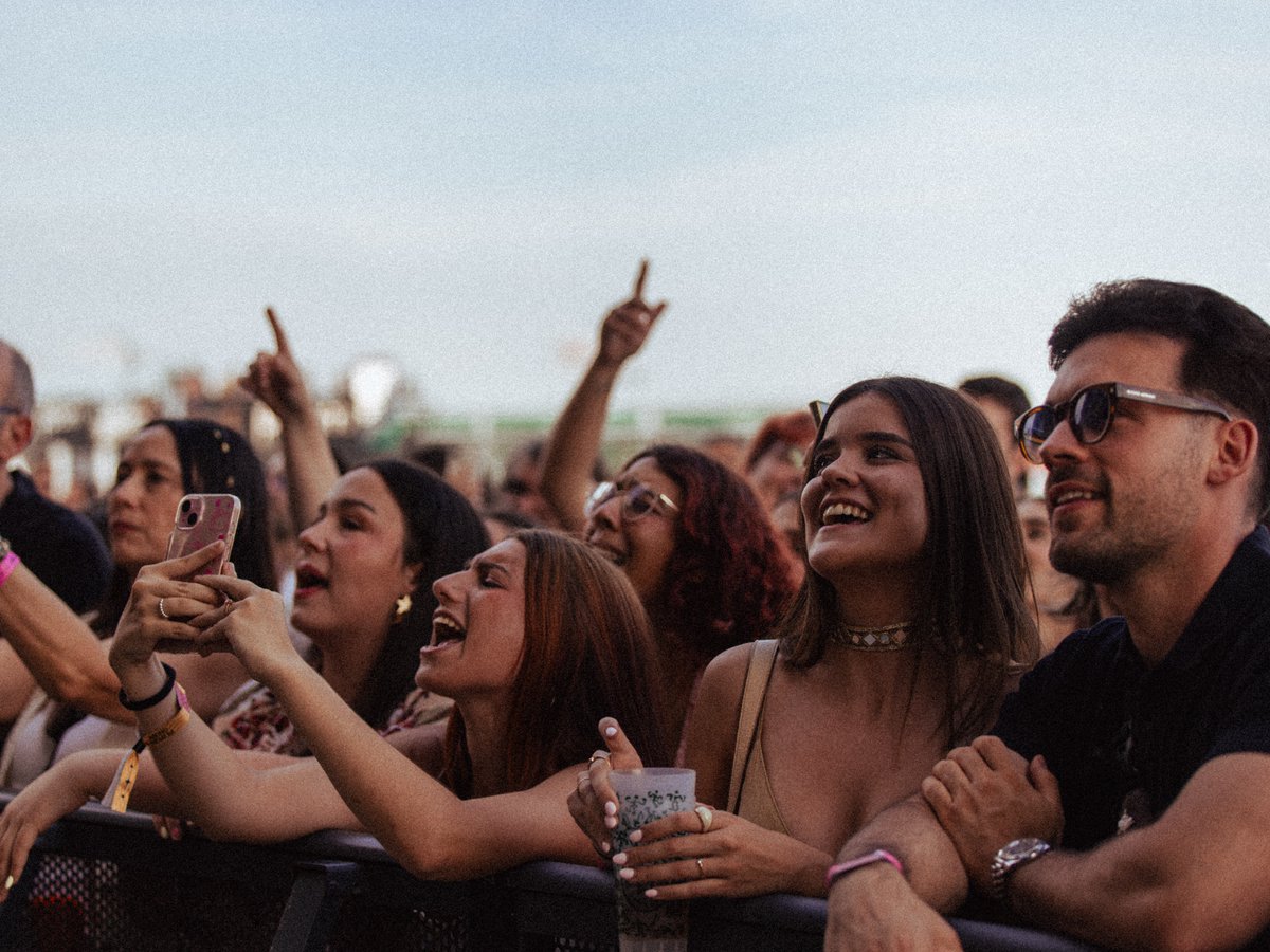 SpringAlc's tweet photo. Nuestro mood de domingo: mirar estas fotos y acordarnos de lo bien que nos lo pasamos en Spring Festival cada año🌸

Muy pronto os contamos cositasss👀

#SpringFestival2027, 28 y 29 de mayo

🎫Abonos a la venta en 
https://t.co/hJhKueqeIG https://t.co/GCUAZ8yNXr