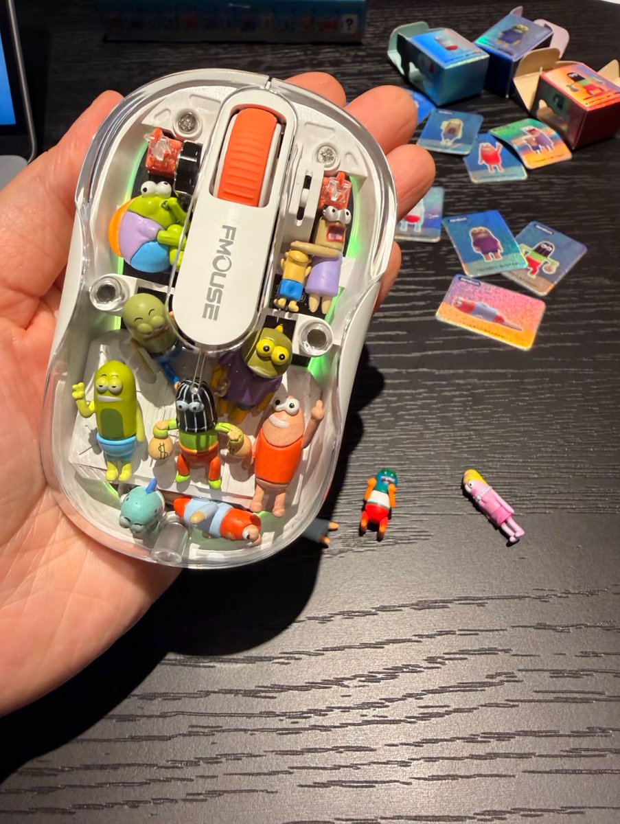 edfens's tweet photo. LUCU BANGET PADA NONGKRONG DI DALAM MOUSE... https://t.co/hfaviEu1cr