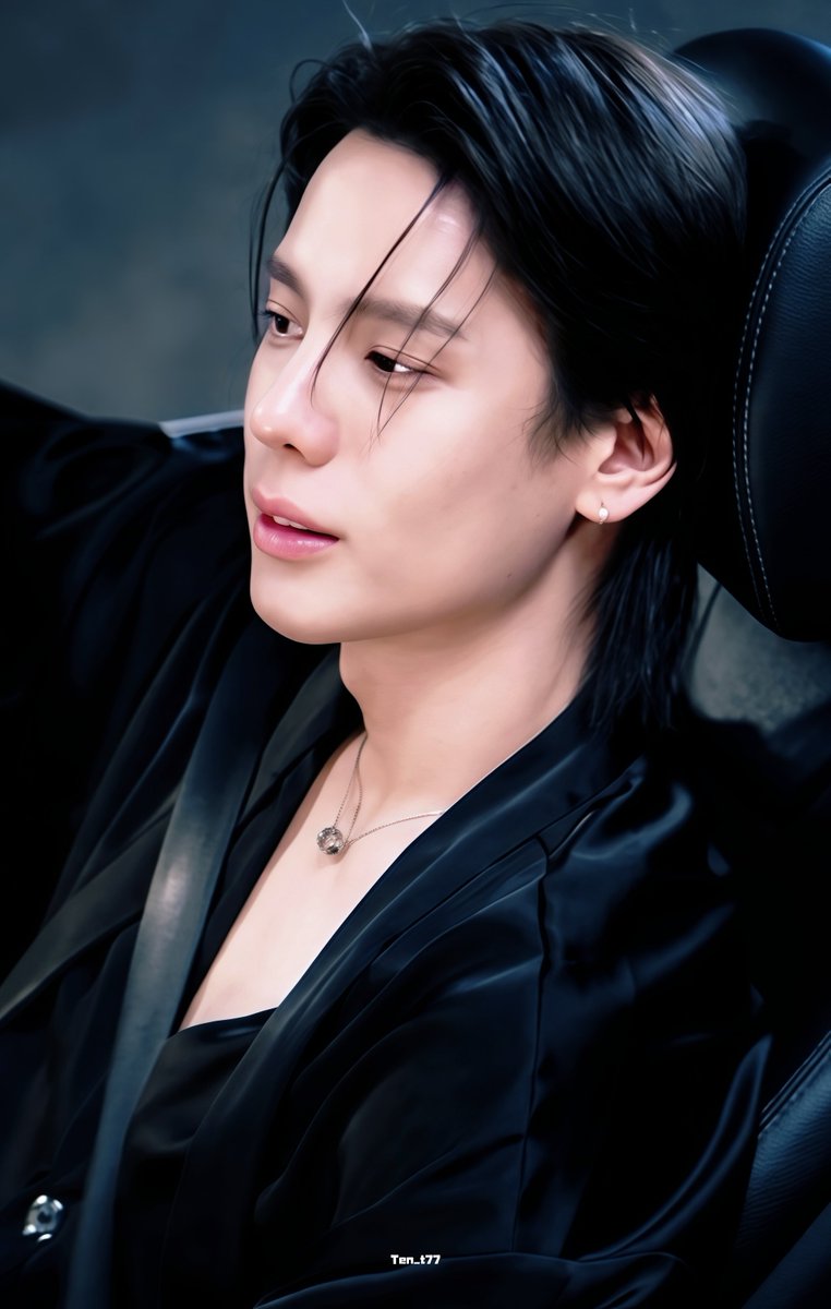 Ten_t77's tweet photo. 🖤

#FoolinLoveFirstFall
#FoolInLove
#bankartit https://t.co/amrxX8RQ9w