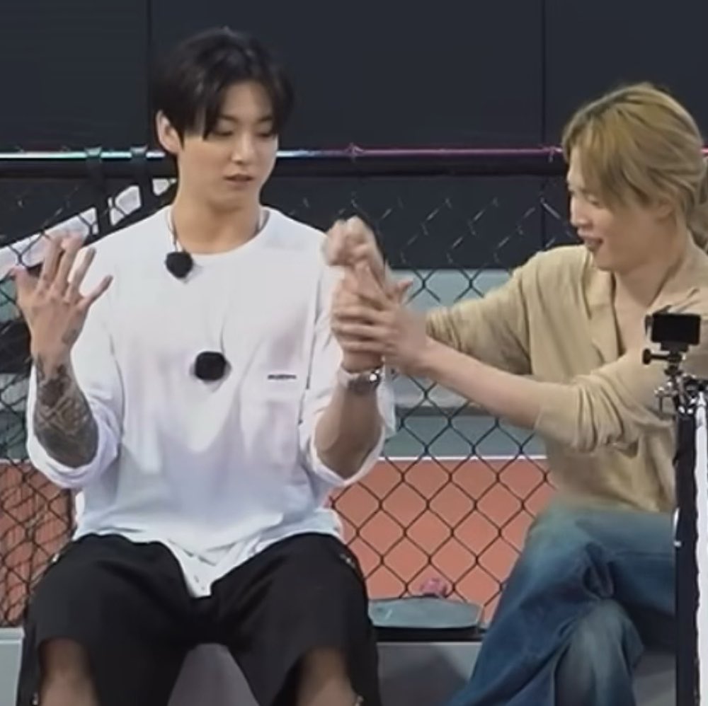 mnisjungkook's tweet photo. please continue to employ jungkook as the official scorekeeper he may get distracted and forget to keep count because he immerses himself in the game (may require assistance sometimes) but he’s passionate and means well https://t.co/m1UMKyOgSP