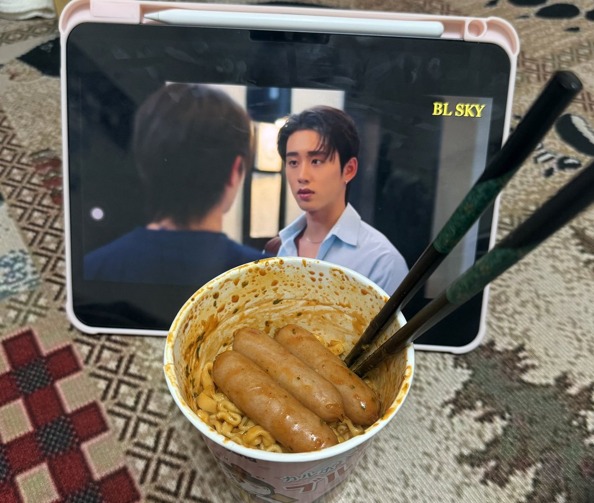 ilythe8's tweet photo. Happi YM time !!!!!!!

#YouManiacSeries https://t.co/UWU2yHeAnt