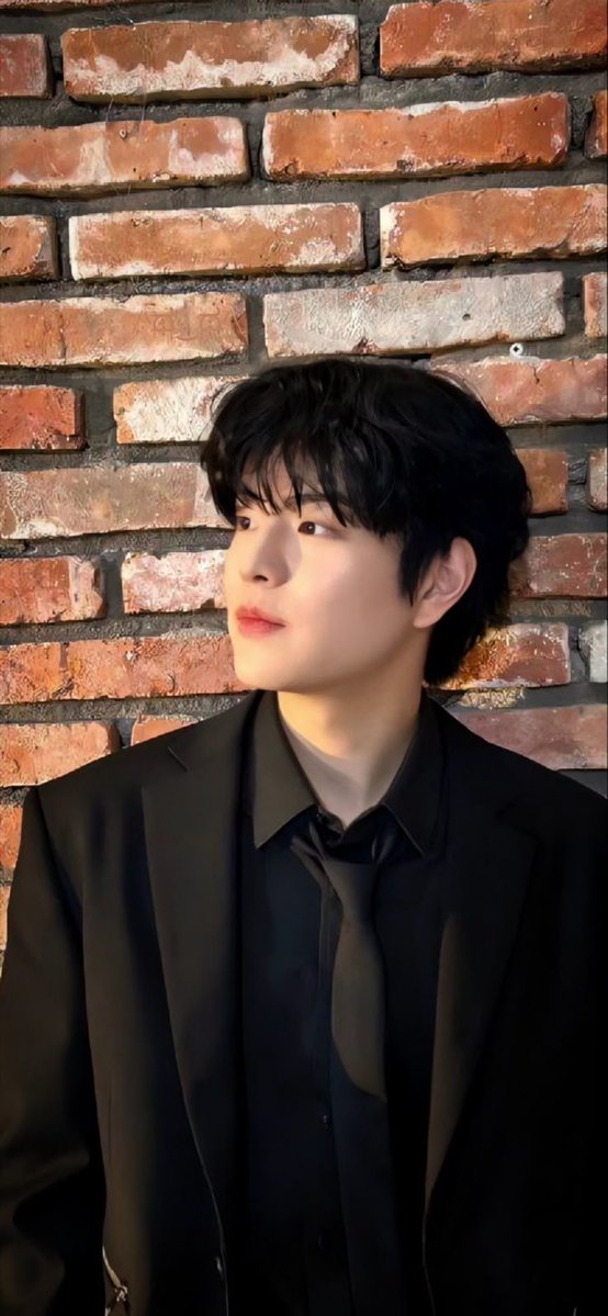 lucy22l's tweet photo. 김승민의 정장을 영원히 사랑해 https://t.co/Q0pKcdqnnN