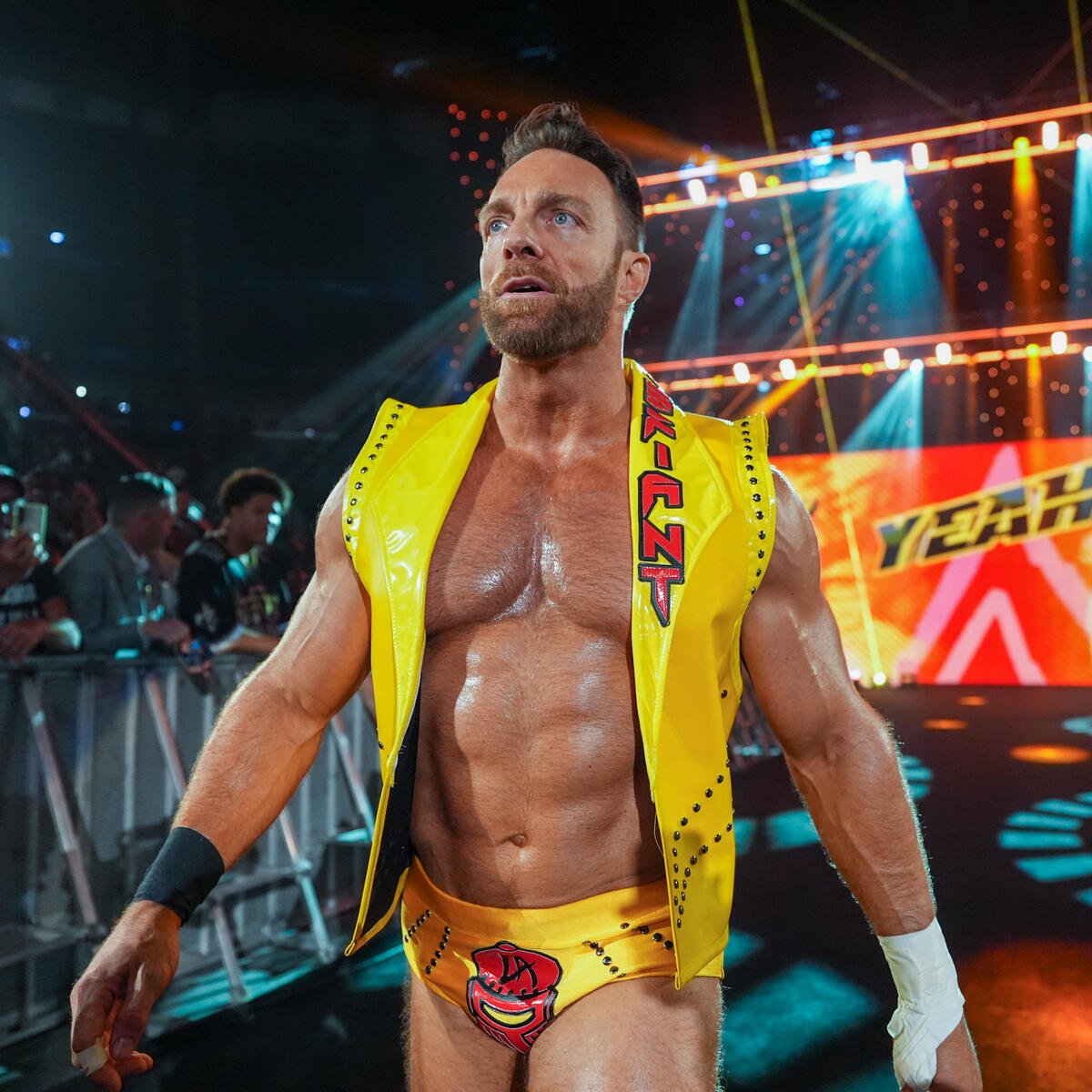 RomanEra0's tweet photo. Opinion: LA Knight opens Monday Night Raw and says "I QUIT"

Then he enters the Royal Rumble as No. 30 and wins it.

I don't see what else left for him to do on RAW. This is the best scenario for him. https://t.co/vH1G0X4ECT
