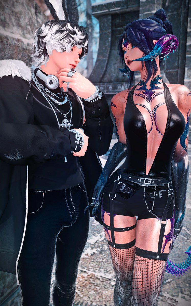 lichtweltxiv's tweet photo. Tonight I meet with my moots the wonderful @Caurnflakes at the goth bash~!
#gposers #gothbash https://t.co/oS4V4Bt2Kw