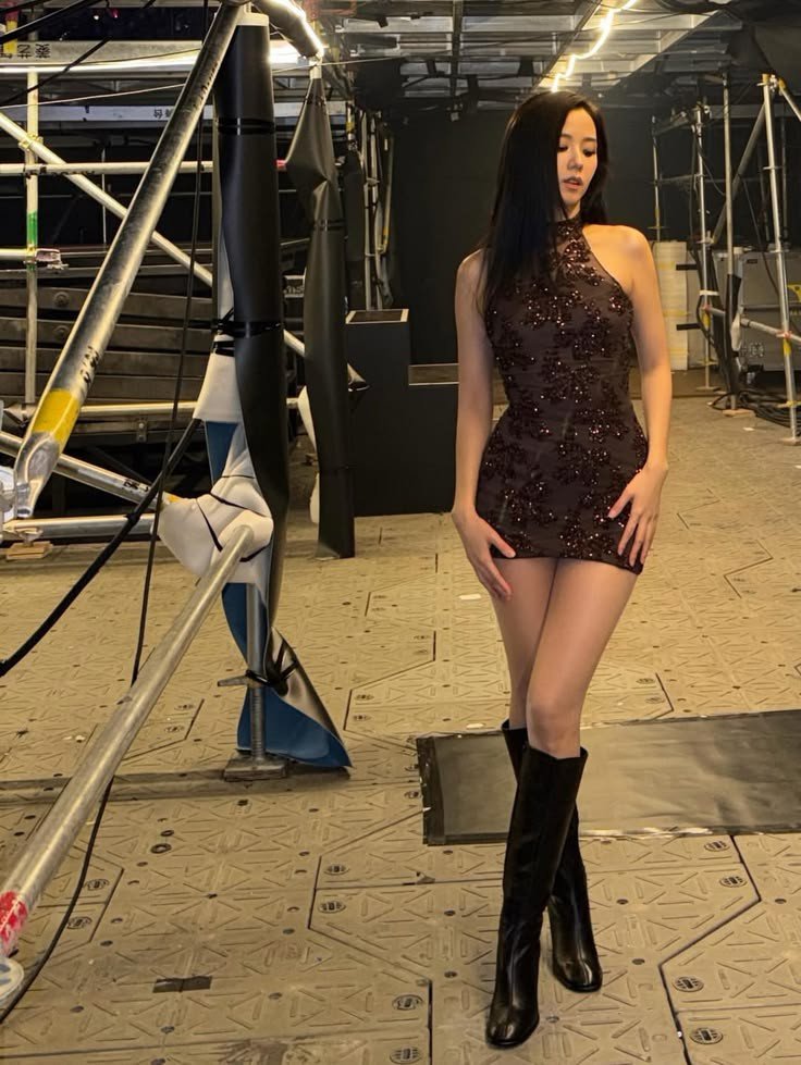 freshysooyaa's tweet photo. how much hot, beautiful, sensual, charismatic, can be this woman???? 🫠❤️💋 https://t.co/yjiuByds86