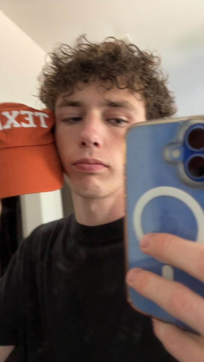Dannnysmood's tweet photo. Hook em 🥲 https://t.co/VswtxYVFPI