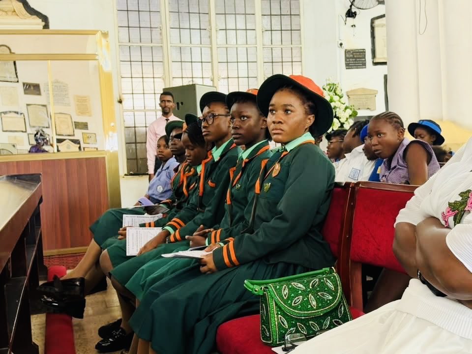yakisawyerr's tweet photo. Today was Annual Careers Day at St. George’s Cathedral. As I spoke about media, business and engineering career opportunities in the waste management sector, it was also a great opportunity to explain everyone’s roles in the implementation of Freetown City Council sanitation bylaws.  I reminded the school pupils and the rest of the congregation that they must register with approved waste service providers. #DortiMusGo Ousai U Yon Dorti Di Go? #Call8244 #TransformFreetown #TransformingLives