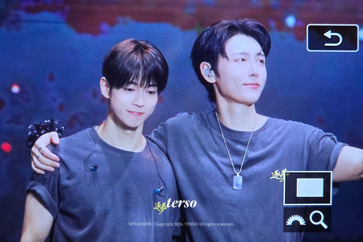 terso724's tweet photo. 261011 축몽 #SF9 #DAWON #다원 #이상혁 
@xleexekdnjs
울디마바보햐.. https://t.co/neCNRNMh58
