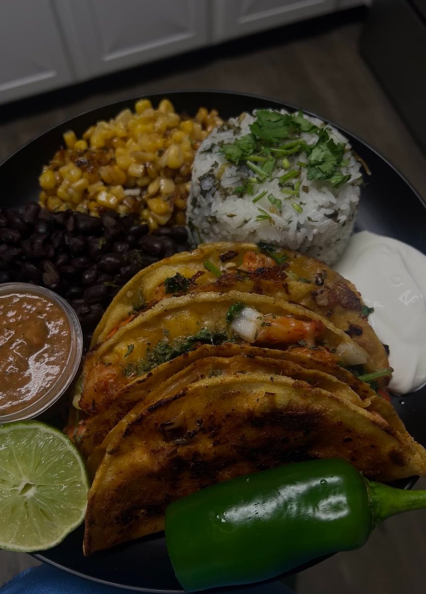 bossbabejass's tweet photo. Birria Tacos 😍 https://t.co/3ilw9poiUd