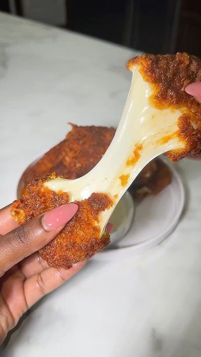 bossbabejass's tweet photo. Mozzarella Sticks LOVERS 😍 https://t.co/iPIT7d9ZVH