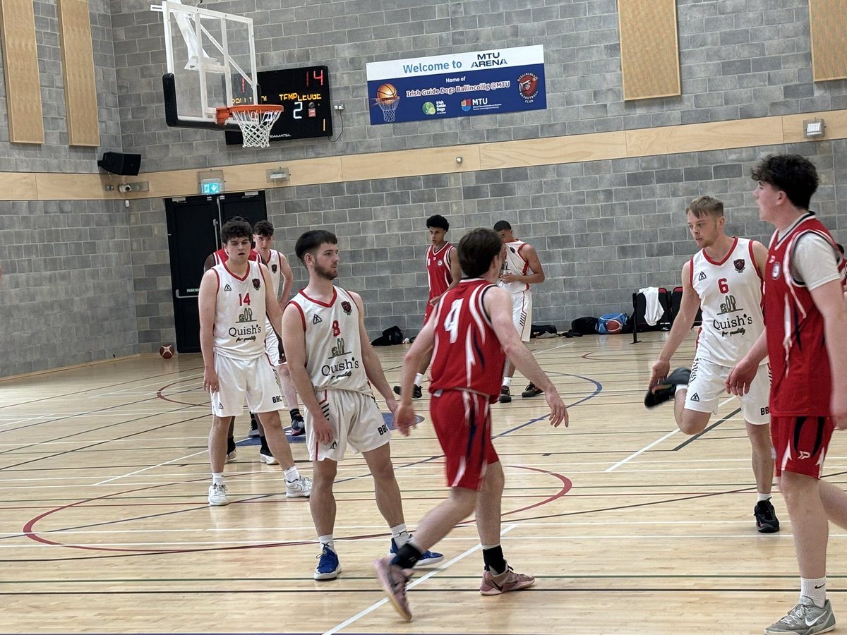 DanJCB001's tweet photo. Half time @BallincolligB #MU20 21 vs @templeogue_bc 22 in today’s #NationalCup game at the @MTUarena. Cmon Ballincollig🤞💪👊🏆🏀⚫️🔴 #UpTheVillage #BallincolligBasketball @BballIrl #DominosMSL #MTU #Cork https://t.co/3GbYcv4Xum