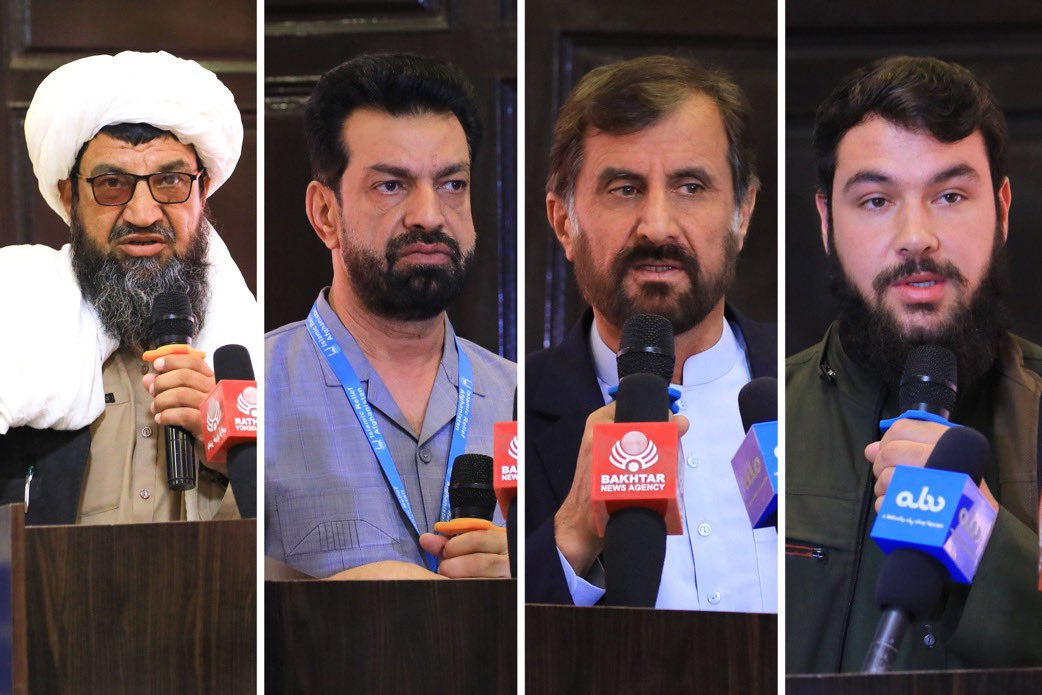 GDPJH313's tweet photo. له فریلانسینګ زده کړو څخه د زده‌کوونکو د فراغت مراسم ترسره شول

یکشنبه (د ۱۴۴۸ د ربیع‌الثاني ۲۸مه)
 د اطلاعاتو او فرهنک وزارت د جهادي آثارو د ساتنې عمومي ریاست اړوند د ځوانانو چارو ریاست، د اسلامیک ریلیف مؤسسې په مالي همکارۍ، په بلخ او کابل ولایتونو کې د ۱۵۰ تنو
۱/۹ https://t.co/uUmEvkMVgX