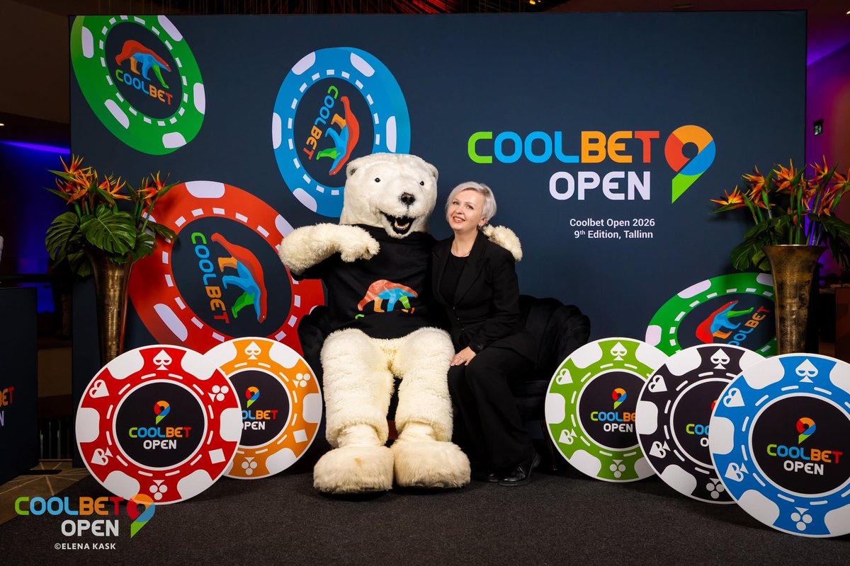 CoolbetOpen's tweet photo. POV: You came to play poker, but Coolbear came to become the main character. 🐻‍❄️

A few highlights from Coolbear’s very busy Coolbet Open 2026 schedule 🤩 

Professional mascot. Part-time celebrity. Full-time troublemaker.

#CoolbetOpen #CoolbetOpen2026 #Coolbear #Coolbet https://t.co/UwkzfsPL2f