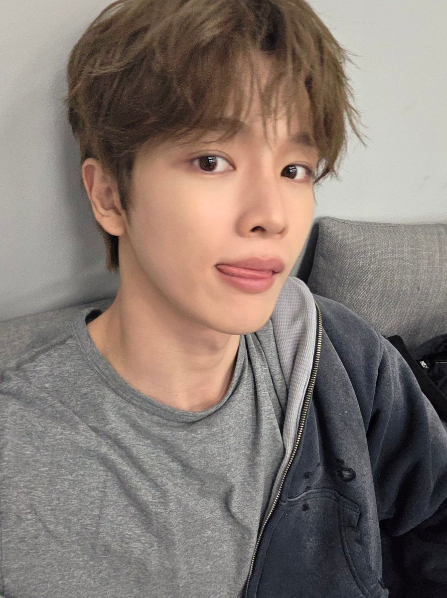 bam_913's tweet photo. 성찬 오늘 볶덮머 해서 완전 숑뭉이 셀카야 🐶 https://t.co/l3SGVKnCdo