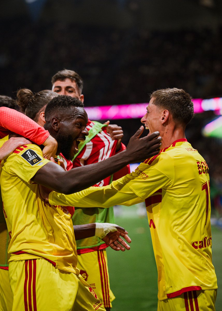 LEMANSFC's tweet photo. 4️⃣e but de la saison en @Ligue1 pour Louis Mafouta 🎯

#AllezLeMansFC 🔴🟡 https://t.co/1ImFDyUjIQ