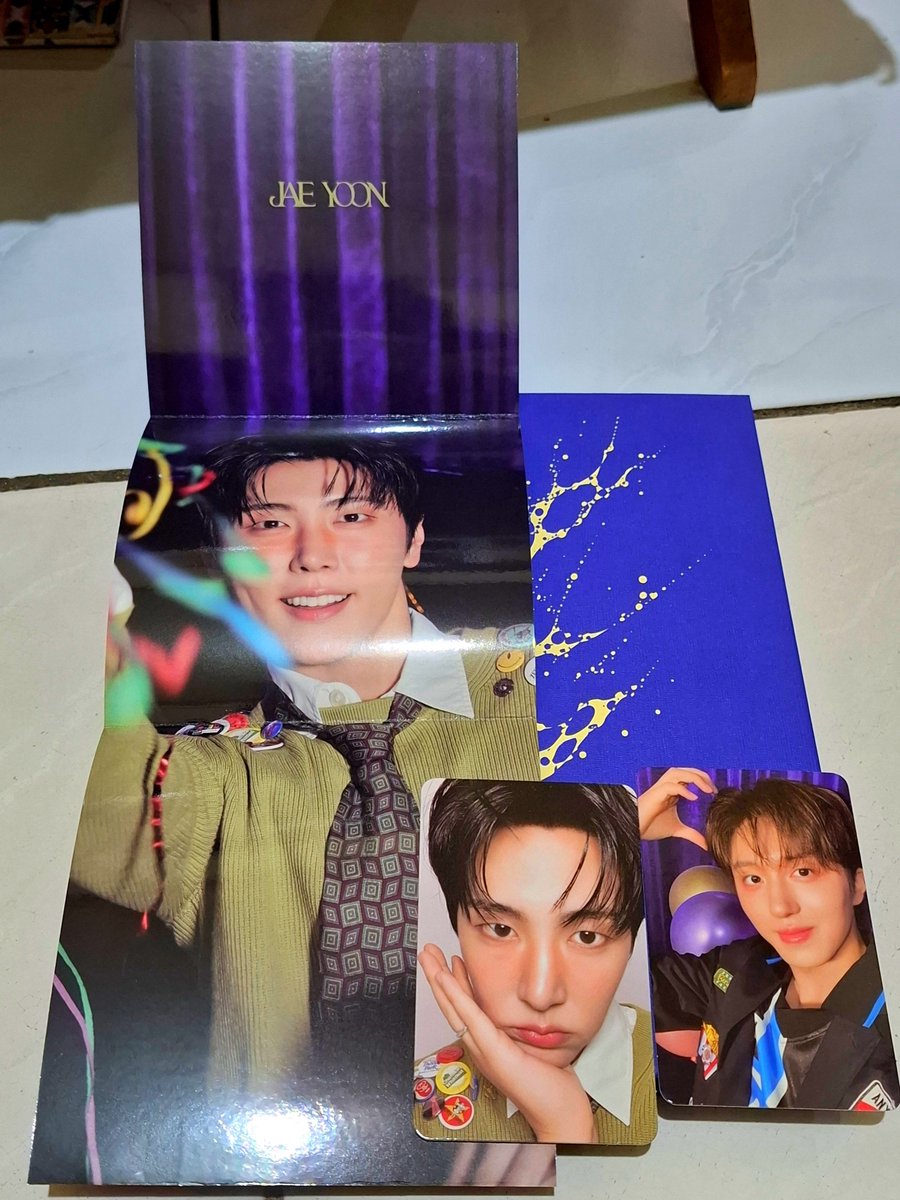 azel_ajeng's tweet photo. Album SF9 Tenacity gw baru sampe. WTT PC &amp; poster Youngbin. Kalo ada yang punya, boleh banget yaaa... #WTT #SF9 #Fantasyindo #Tenacity https://t.co/LWhIUuwjkq