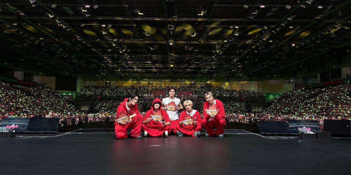 NCTsmtown_127's tweet photo. NCT 127 5TH TOUR 'NEO CITY : #HONGKONG - THE REDLINE' with NCTzens DAY2

EVERYTHING, ALL AT ONCE, NEO
https://t.co/vkFUnwHeM8

#NCT127 #THE_REDLINE
#NCT127_5TH_NEOCITY_THE_REDLINE
#NCT_10TH_ANNIVERSARY https://t.co/NBtDaLUjTQ