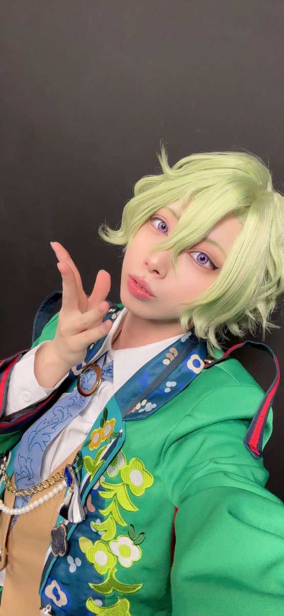 yokoennn's tweet photo. ⚠cosplay / enst ☀オフショ

急にスタジオ撮影の余韻きたw
楽しすぎたので来年またスタジオ行きたい！てか行くぞ💪
うちのもち🐍が撮ってくれた写真と自撮り供養 https://t.co/t5VTXYSNlb