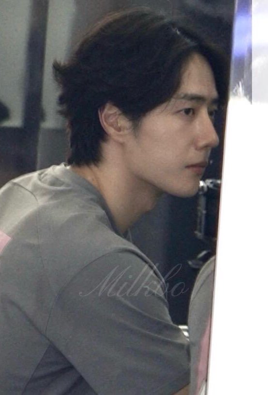 NARABZ83's tweet photo. นี่เราจะได้เจอเขาในร่างนักแข่งอีกแล้วหรือนี่ รอบนี้จะมาสีไหนน้อ แต่สำหรับพี่ป๋อแล้ว หล่อทุกสีเลยค่ะะ😳👉🏻👈🏻 https://t.co/faEYyo2meK