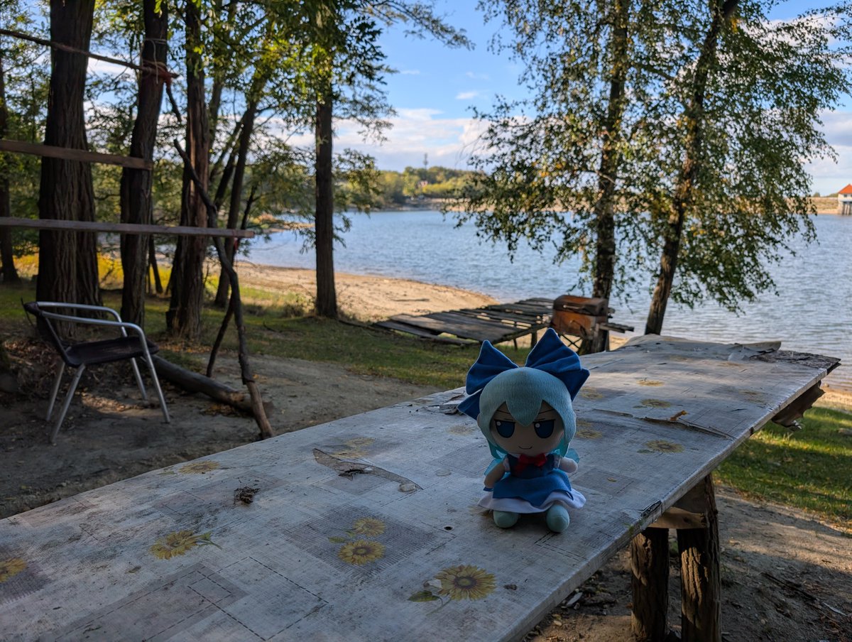Uzyplus's tweet photo. Kinda cool that they have like 5 camping/grilling spots all around the water reservoir https://t.co/30ZYq40Mid