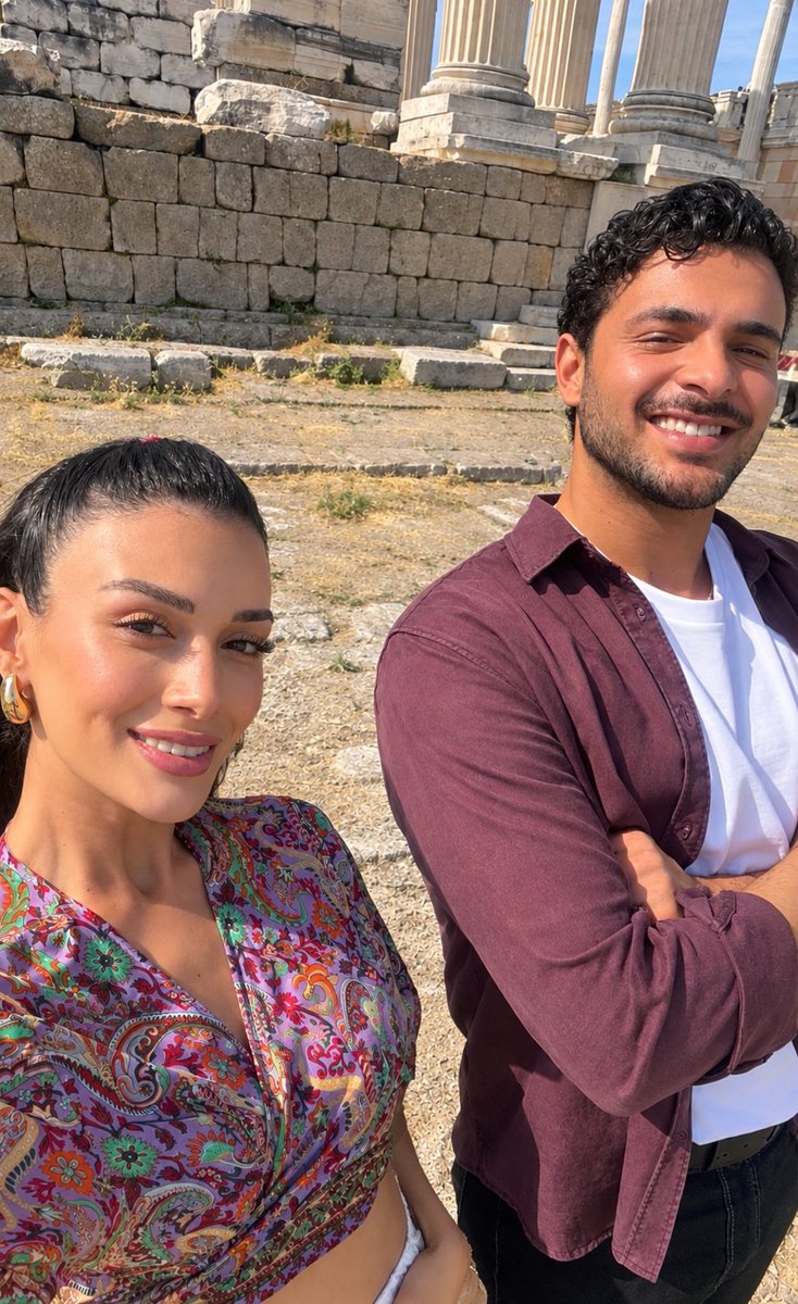ElifMatia70201's tweet photo. Sonunda onları birlikte gördüm, bunu bekliyordum! Bize bir selfie borçlusunuz 📸🤍
#HalitÖzgürSarı #ÖzgeYağız 
#TellMeTroy #ArBad https://t.co/0aQGkUHvbP