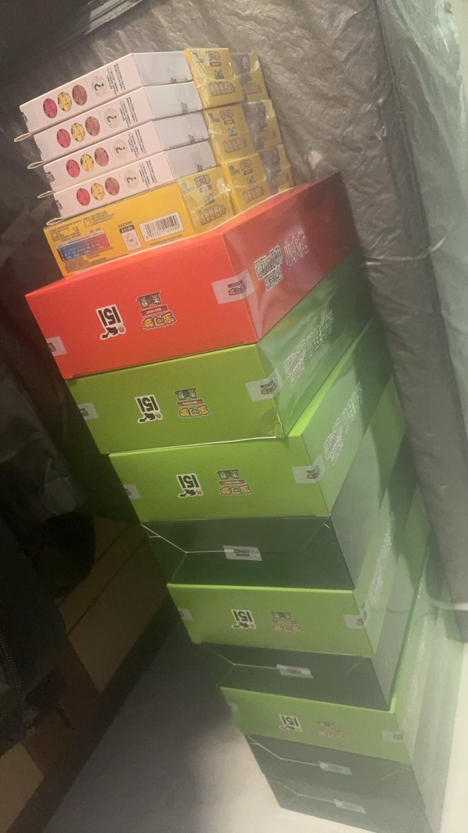 6tpi0p's tweet photo. 大学四年赚了20w 今年毕业向30w冲击 现在只剩下15w了 有时候太把时代的风口当作个人的努力了 https://t.co/FFTt8R2vSj