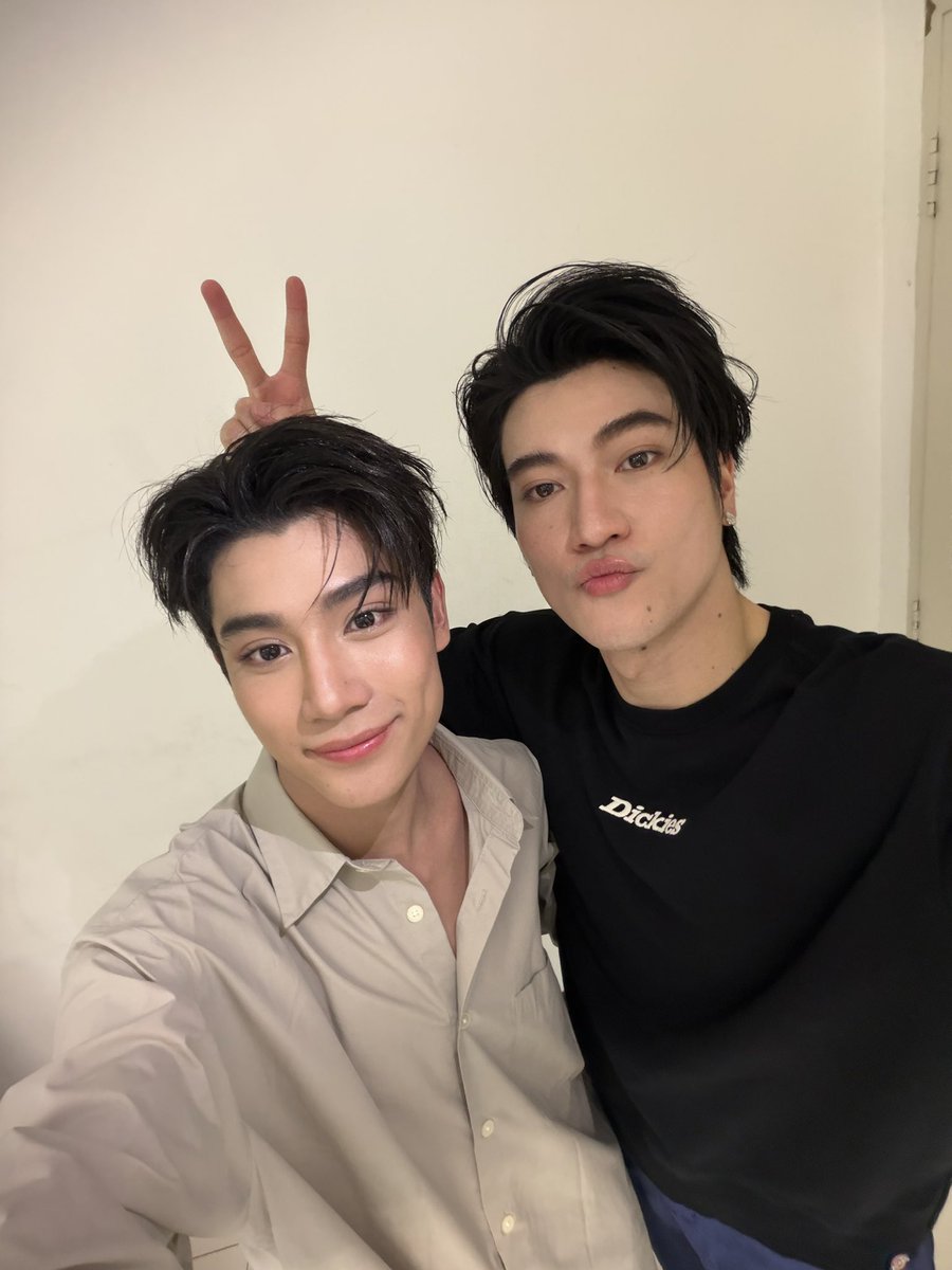Ongsacelcius1's tweet photo. ขอบคุณทุกคนที่มาหากันนะค้าบบ สนุกสุด ๆ มีความสุขทุกครั้งเลยที่ได้มาเจอทุกคน รักทุกคนมากน้าา ไว้มาเจอกันใหม่ค้าบบบ ขอบคุณ Destiny มาก ๆ ครับ ❤️🫶🏻

OUR DESTINY INNONGSA

#DestinyClinicxInnOngsa https://t.co/rf8RwMTUPy