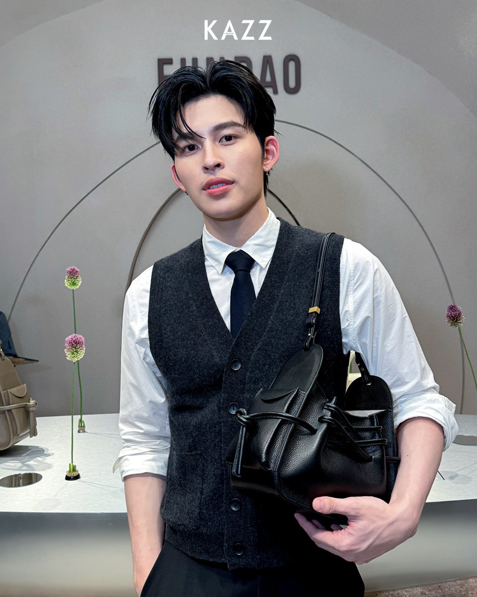 Kazzmagazine's tweet photo. หล่อทุกมุม! “ปอนด์ ณราวิชญ์” ในงาน FUNDAO Moonlit Reverie at ICONSIAM 🤍

POND AT FUNDAO ICONSIAM 
#FundaoxPond 
#ppnaravit
#FundaoMoonlitReverie
#FUNDAOATICONSIAM 
#KAZZMAGAZINE https://t.co/k7xQduGgO3