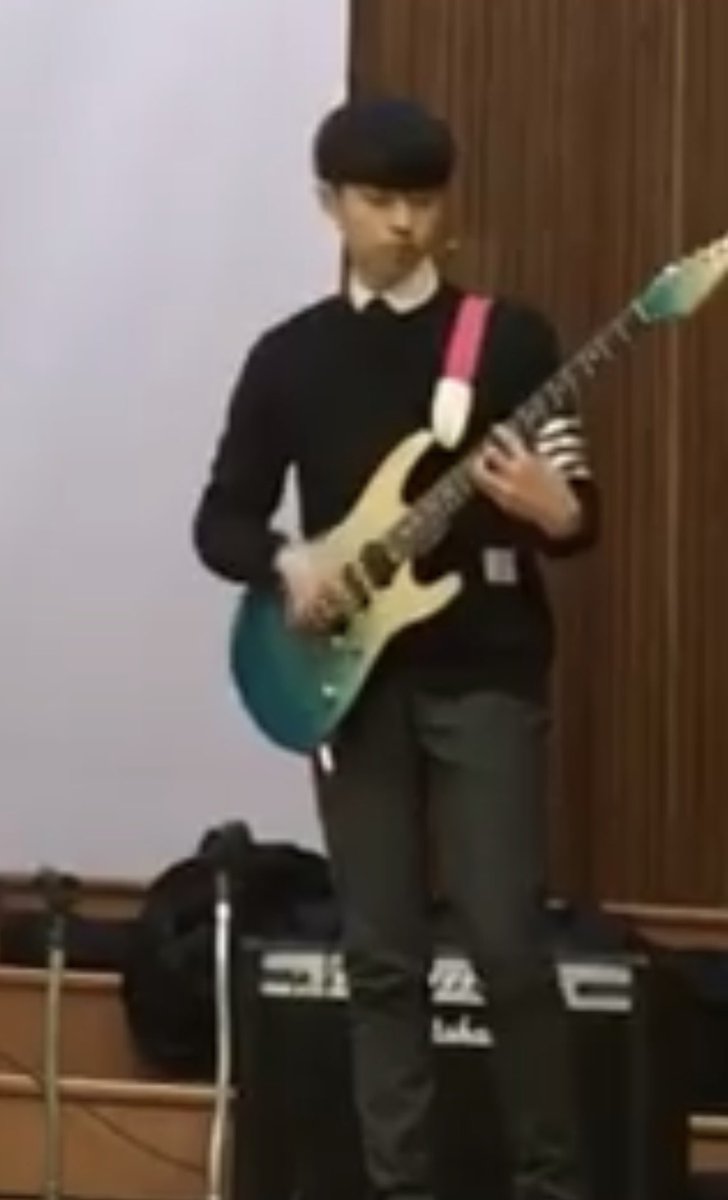 haefullsun's tweet photo. and who’s gonna tell him that he’s going to become a talented guitarist in one of the coolest bands and be soo loved by so many… my gaon 🥹💗 https://t.co/Wcdx3z8zR8