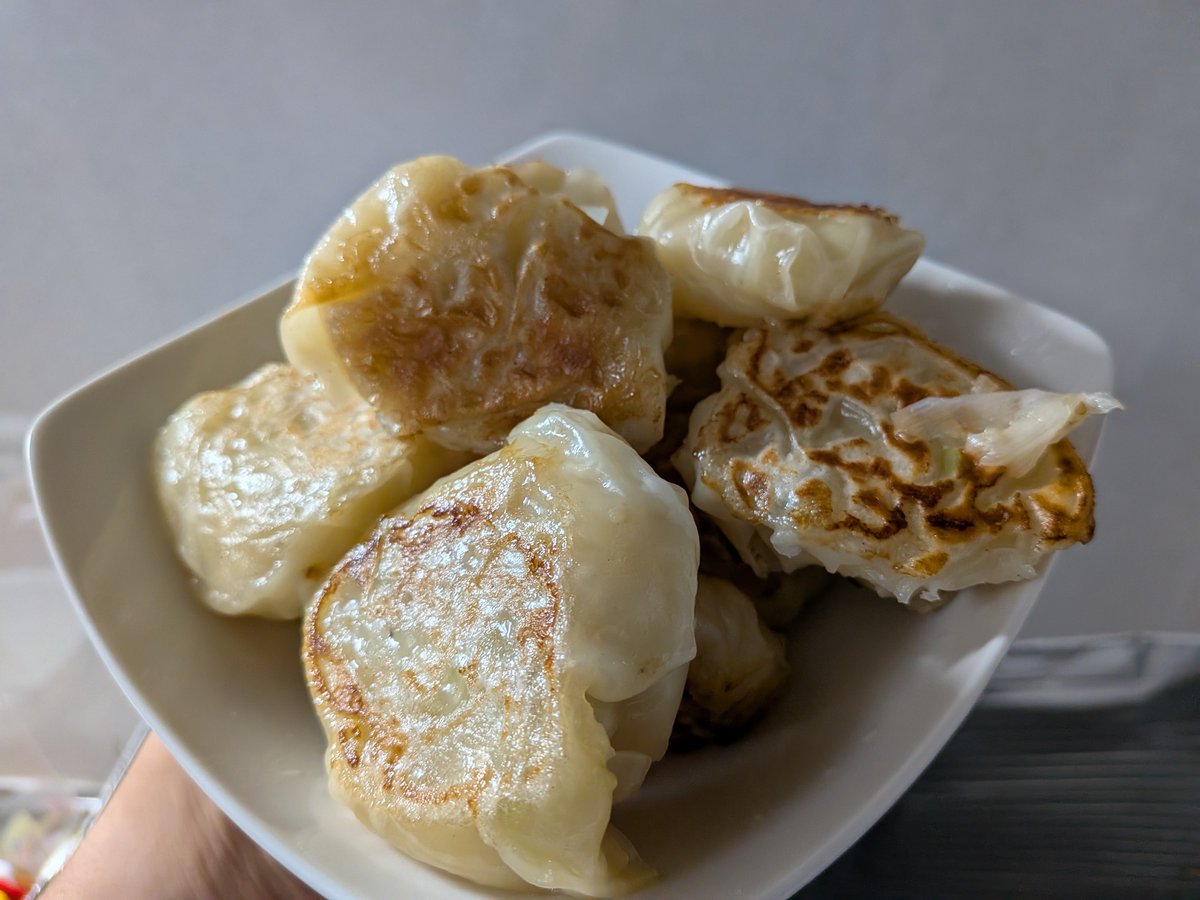 tfelq's tweet photo. 肉じゃがと
ネギ饅頭作りました✨️

#ネギ饅頭
#肉じゃが
#料理 https://t.co/NAcxYKeXOr