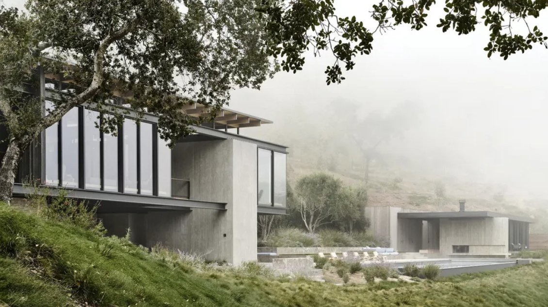 Forbes's tweet photo. Can a house feel rustic and refined at the same time? Fashioned from raw materials such as steel, stone, wood and concrete and nestled into an undulating hillside, this contemporary home in Northern California seems to straddle genres as effortlessly as the landscape.

Read more: https://t.co/oQvLuaj52b

📸: Adam Rouse Photography