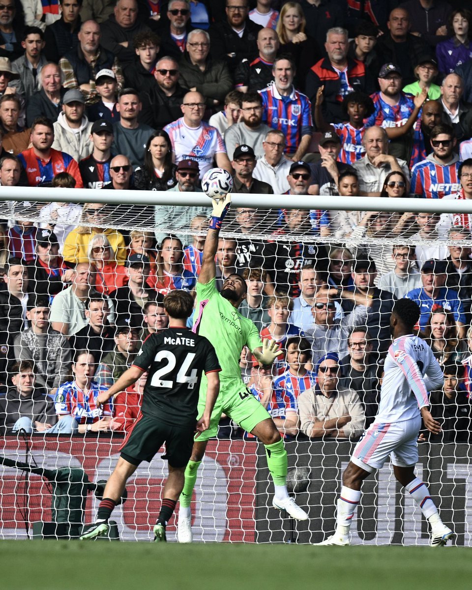 CPFC_Arabia's tweet photo. بنيتيز مقدم تصديات اسطورية 👏🏻👏🏻💪🏻 https://t.co/WiwR1W8XpX